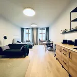 Stylish New In Old Town - Centre, Self Check-in, Walkable To Major Attractions Dzīvoklis Riga
