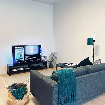 Stylish New In Old Town - Centre, Self Check-in, Walkable To Major Attractions *