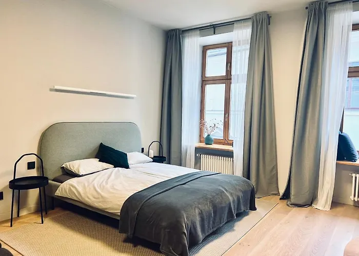 Stylish New In Old Town - Centre, Self Check-in, Walkable To Major Attractions